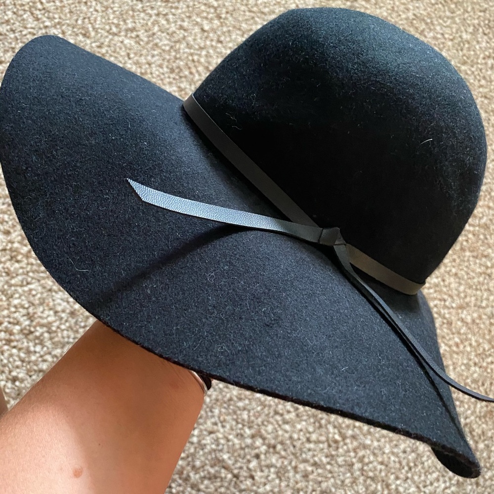 Old Navy Floppy Beach Hat